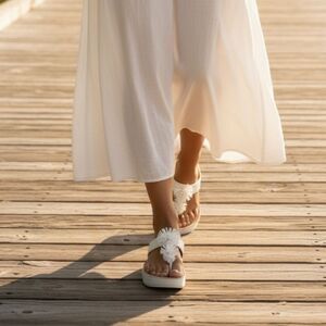 FitFlop white beaded platform sandals 10